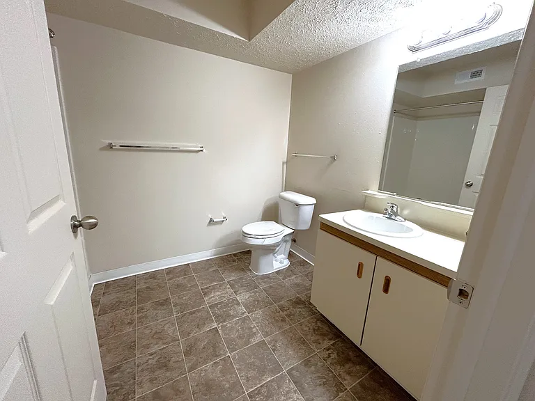 Heatherwood Apartments — Photo 26