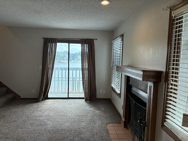 1007 N Lakewind St — Photo 2