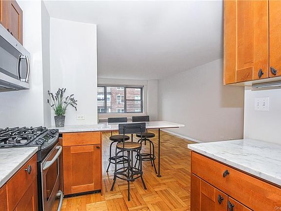5th image of 2 Washington Sq APT 4C