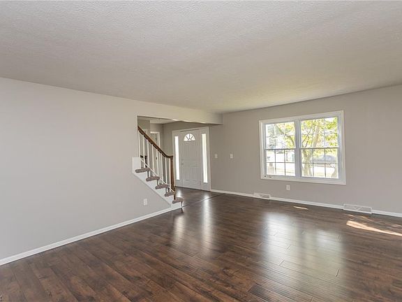 3rd image of 6793 Cheryl Ann Dr