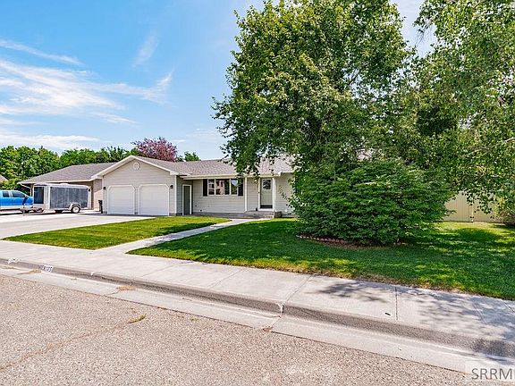 3rd image of 3075 Chaparral Dr