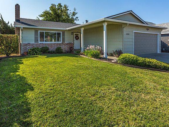 3rd image of 2042 Davis Dr