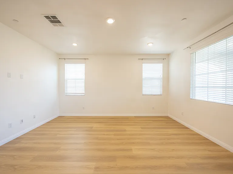 24153 Paseo Del Rancho Dr — Photo 18