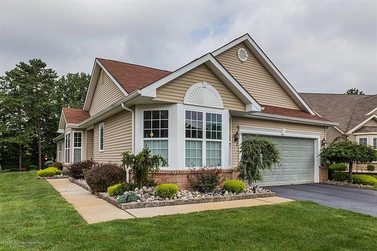1st image of 713 Hollybrook La