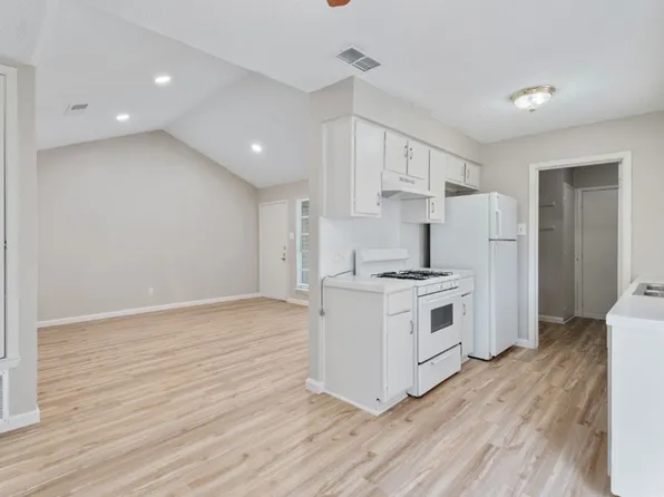 10503 Little Pebble Dr #B, Austin, TX 78758