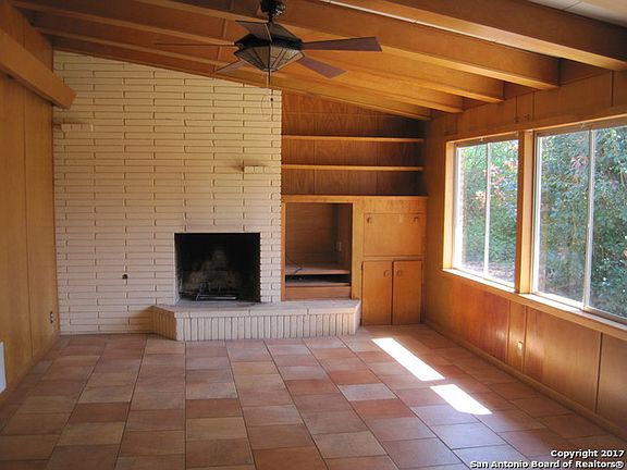3rd image of 125 Harriet Dr