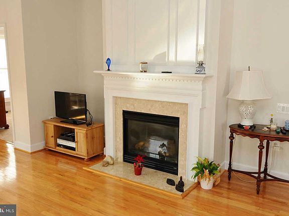 5th image of 20583 Rosewood Manor Sq