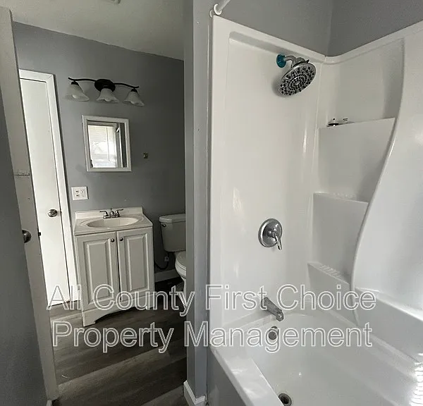 915 Ewing Ave — Photo 8