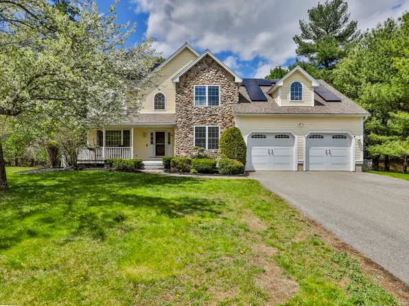 11 Arthur Ave, Chelmsford, MA 01824