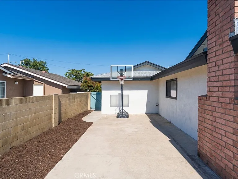 2436 E Tryon Ave — Photo 31