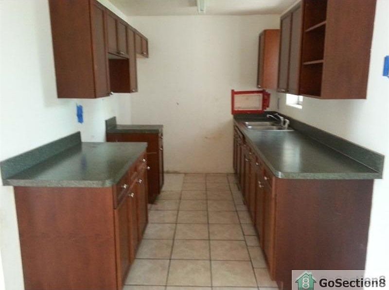 2nd image of 2104 Worthington Rd