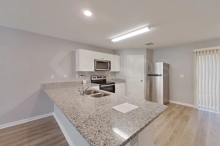 4 bed, 3.0 bath, 1836 sqft, $1,995 — Photo 2