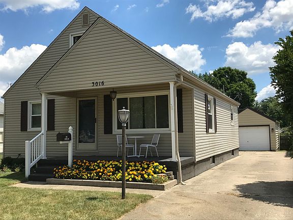 2nd image of 3016 Sutton Ave