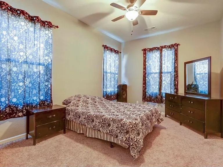 2525 W Connelly Ave — Photo 16