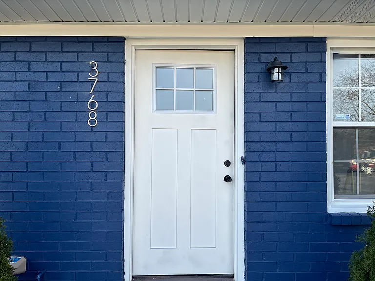 3768 Niagara Dr — Photo 2