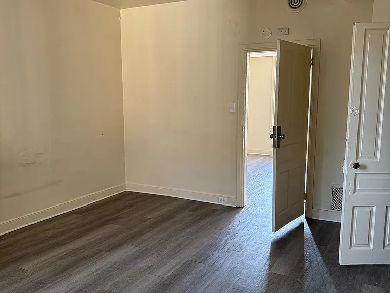 49 W Princess St #2 — Photo 7