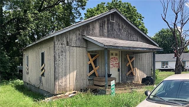 1st image of 222 Deaton St