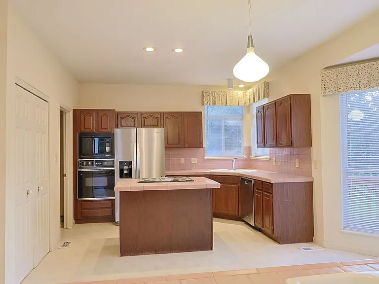 600 Arbor Glen Ct — Photo 16