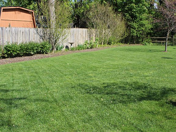 Private Fenced in yard