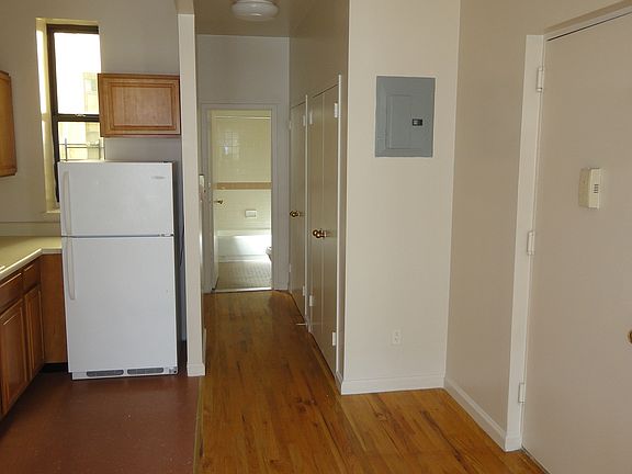 4th image of 61 E 117th St APT 3A