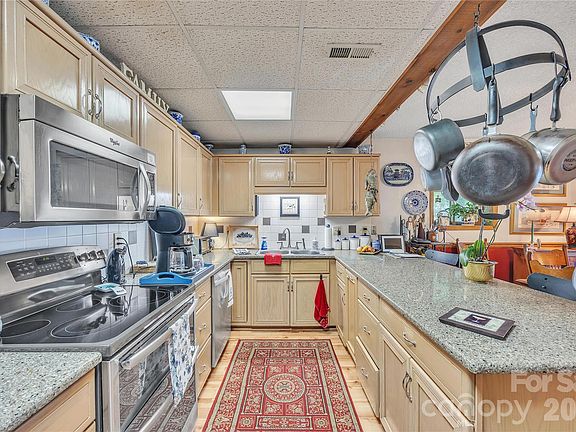 4th image of 630 Mainsail Rd