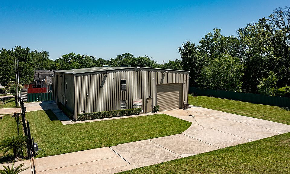 1st image of 2601 Hardwood Ln