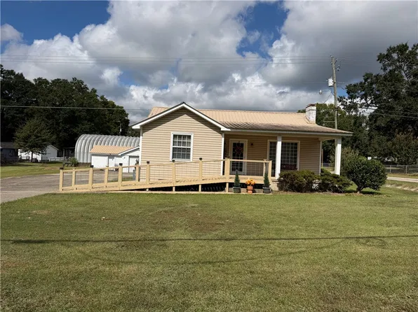 4204 Cusseta Rd, Lanett, AL 36863