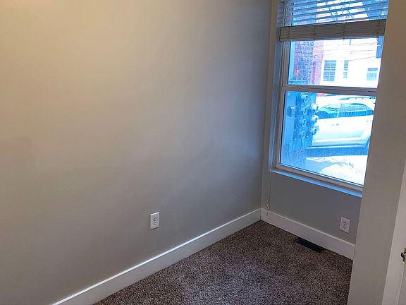 3rd image of 1644 N High St #286a7bad7