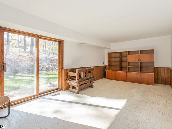 5th image of 22 Glenside Dr