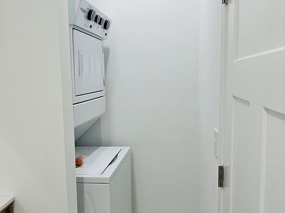 In Unit Washer/Dryer