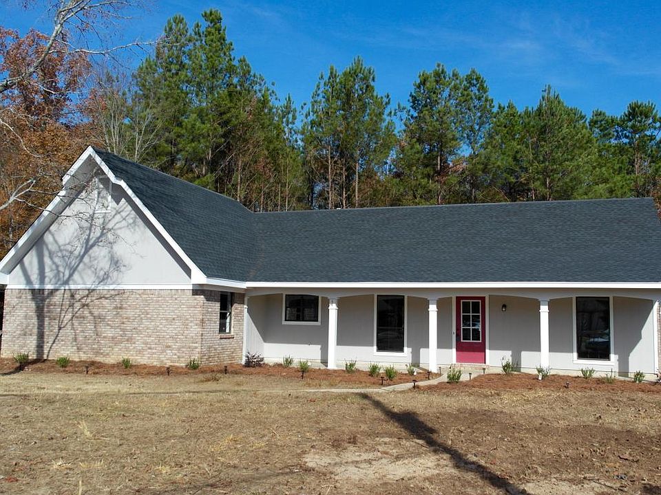 1st image of 128 N Chestnut Dr
