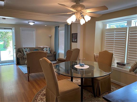 4th image of 820 N Fuller Ave