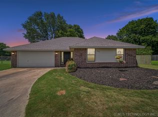 9720 Swan Dr, Broken Arrow, OK 74014