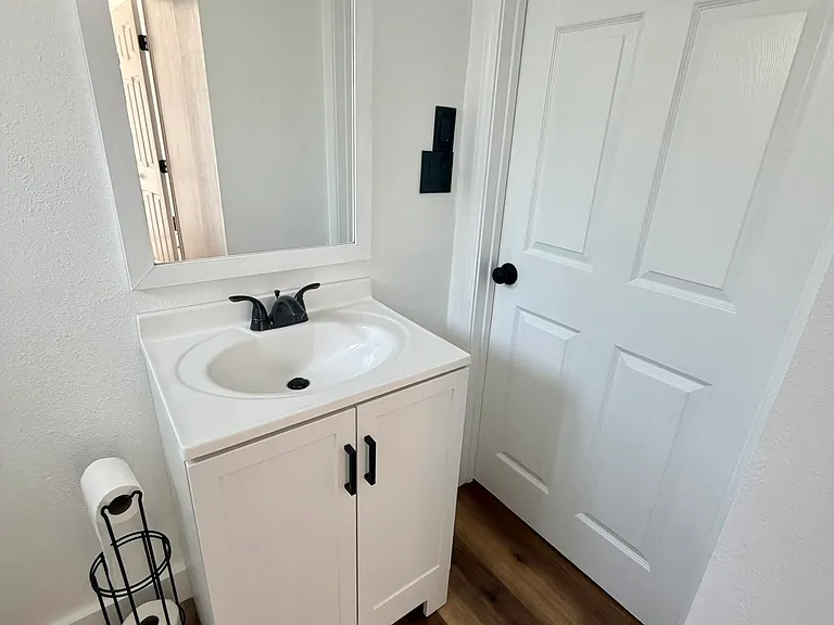 605 Lagoon Ave — Photo 24