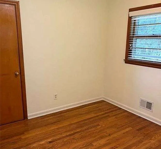 2560 Wood Valley Dr — Photo 7