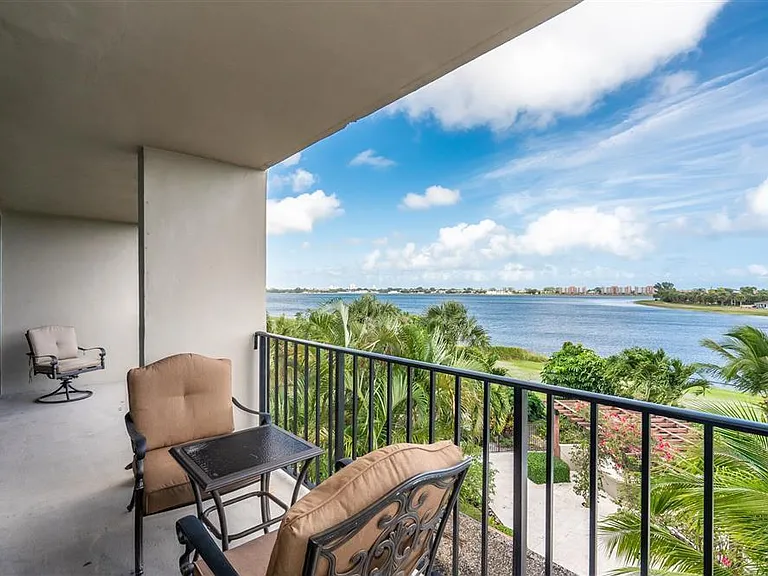 1830 Embassy Dr #409 — Photo 12
