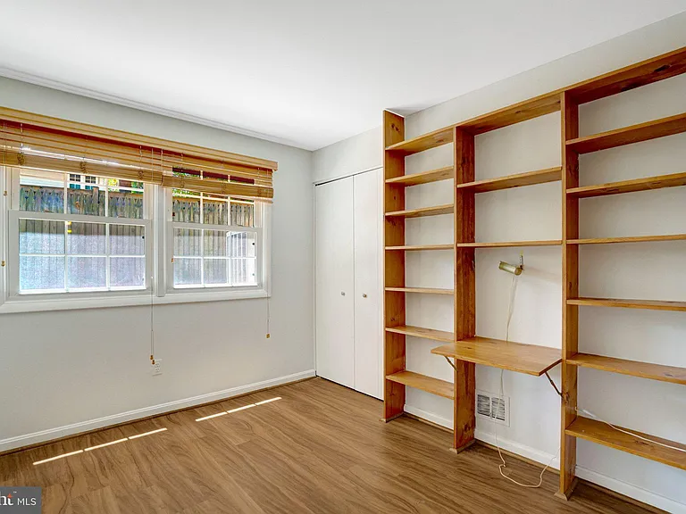 8236 Governors Ct — Photo 27