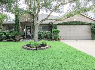 550 Small Cedar Dr, League City, TX 77573