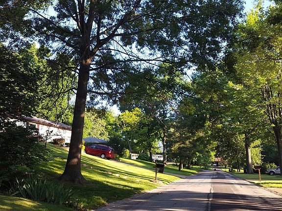 4th image of 4950 Chapel Hill Dr