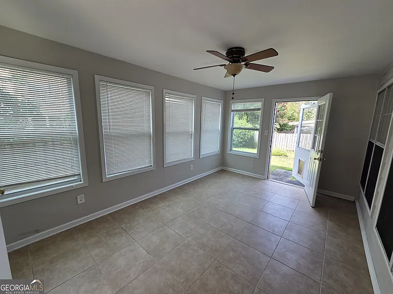 4585 Brook Farms Ct — Photo 16