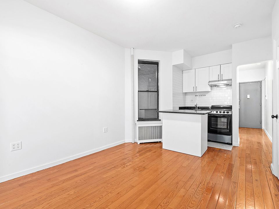 1st image of 52 Canal St #3B