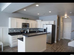 3796 W Broadwick Rd, South Jordan, UT 84095