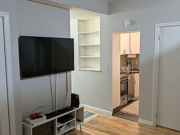 3rd image of 214 Riverside Dr APT 401