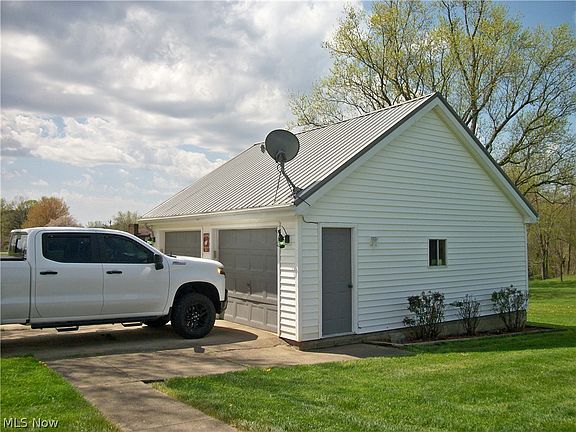 4th image of 28020 W Belpre Pike