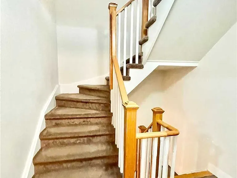 330 Village Green Sq #Townhouse 46 — Photo 10