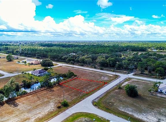 3rd image of 806 NE 34th Ln