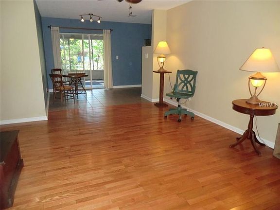 5th image of 488 Plaza Dr