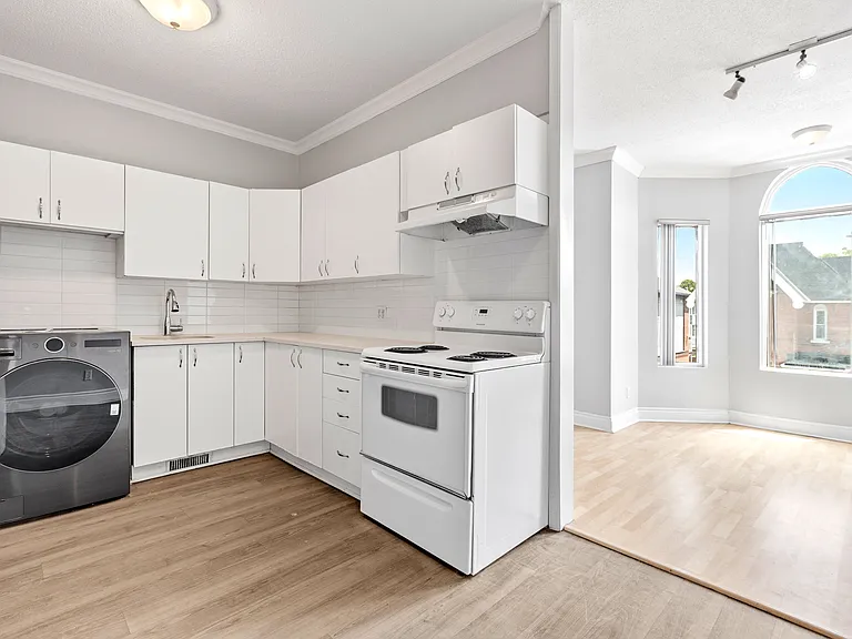 455 Somerset St W #2 — Photo 37