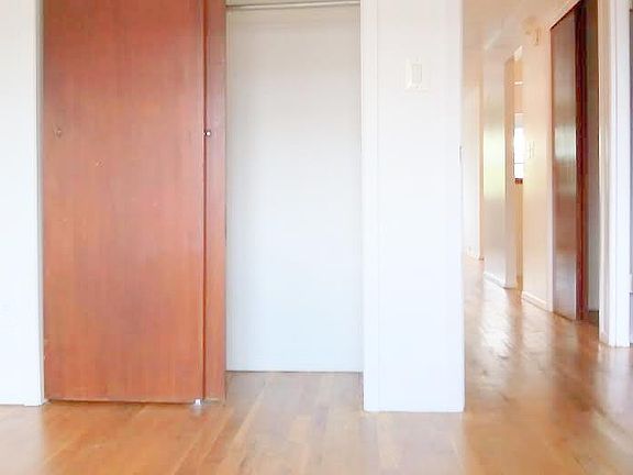 5th image of 2354 Steinway St #1F