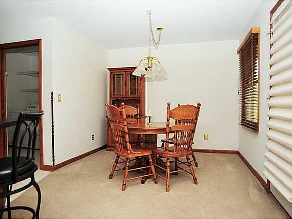 5th image of 1133 Manchester Dr #190